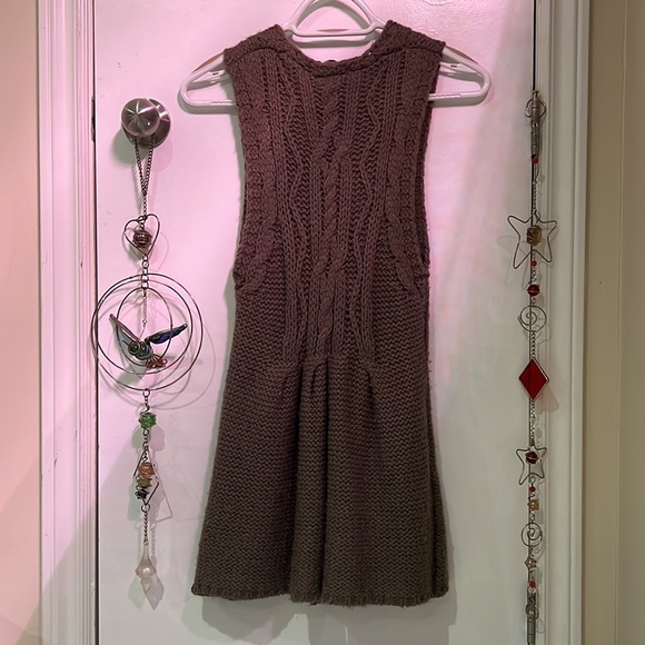 Wool Vest / Sleeveless Cardigan - Picture 2 of 5